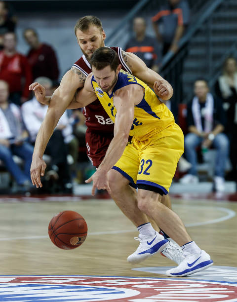 让对方防线 让对方防线